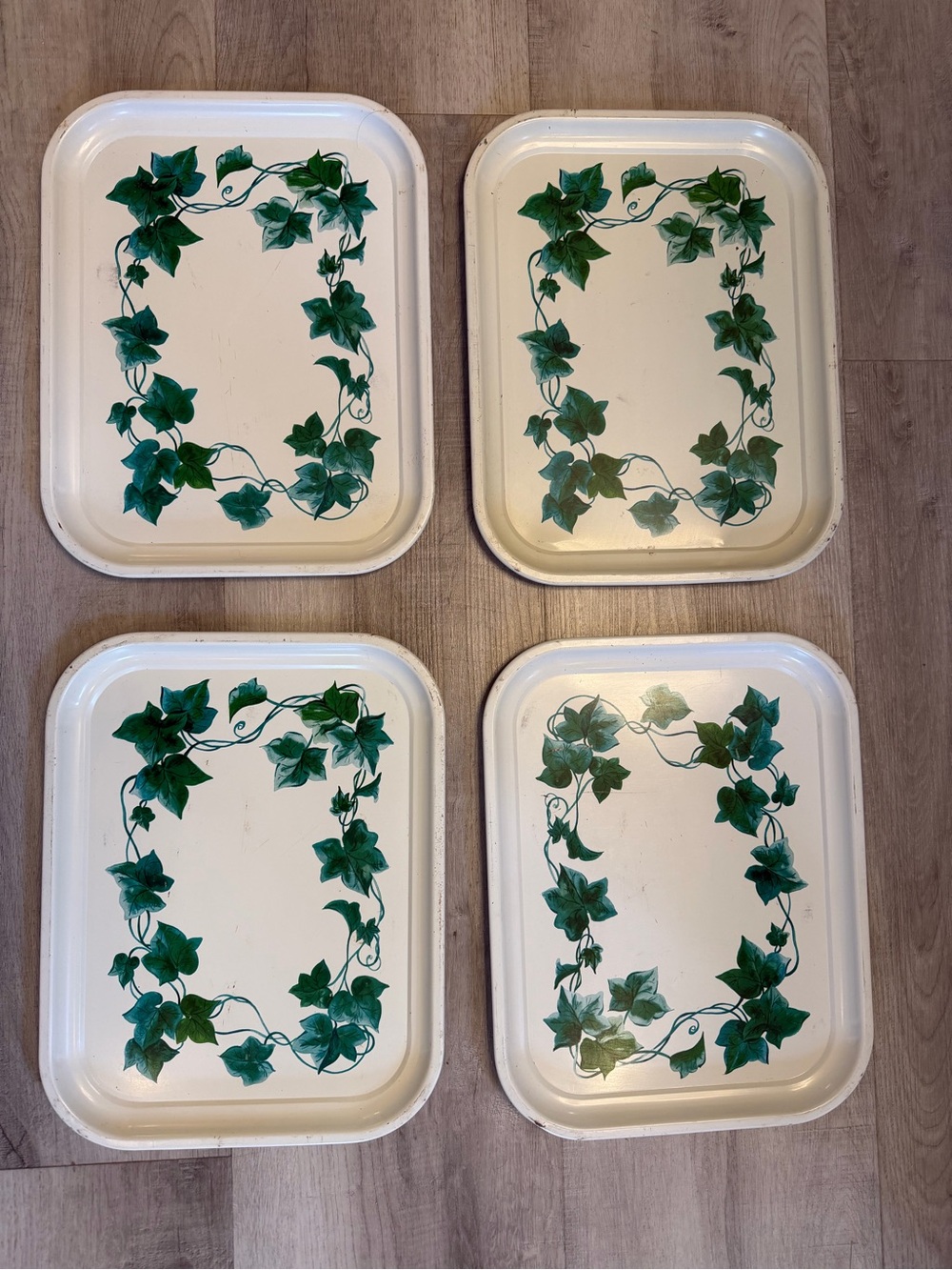 Vintage Charming Trays Set of 4
